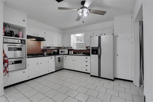 Building Photo - 321 Bowles Ct