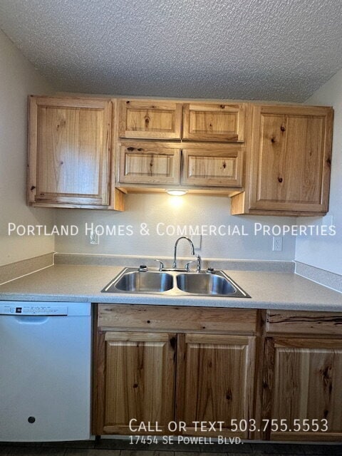 Building Photo - 17454 SE Powell Blvd