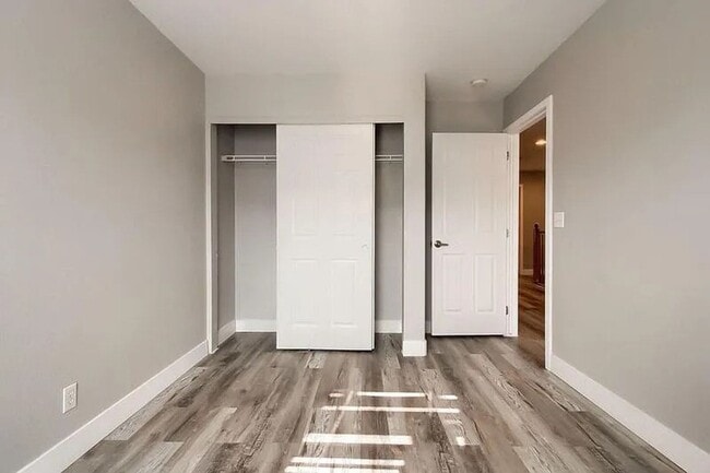 Building Photo - Beautiful 3 bedroom Townhome in Green Valley Ranch