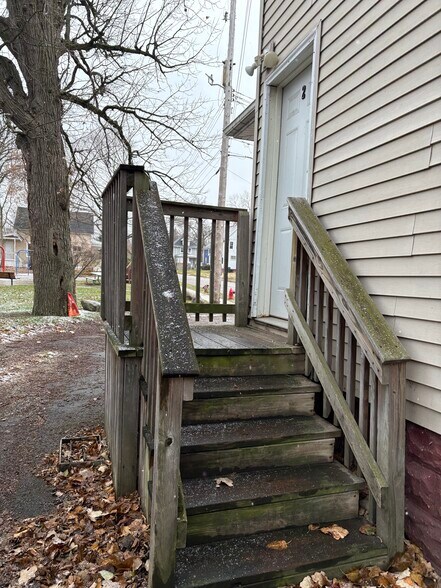 Building Photo - 151 Garden St