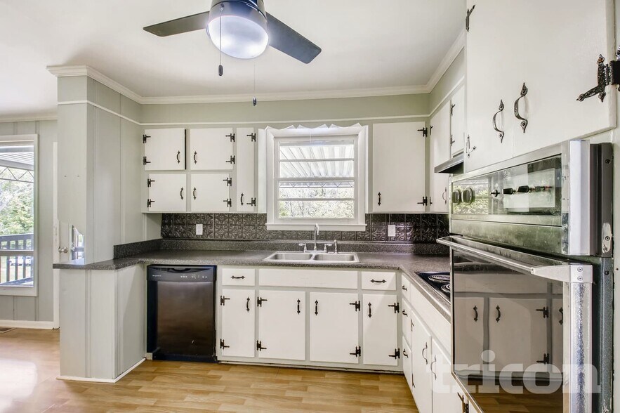 Building Photo - 217 Shevel Dr