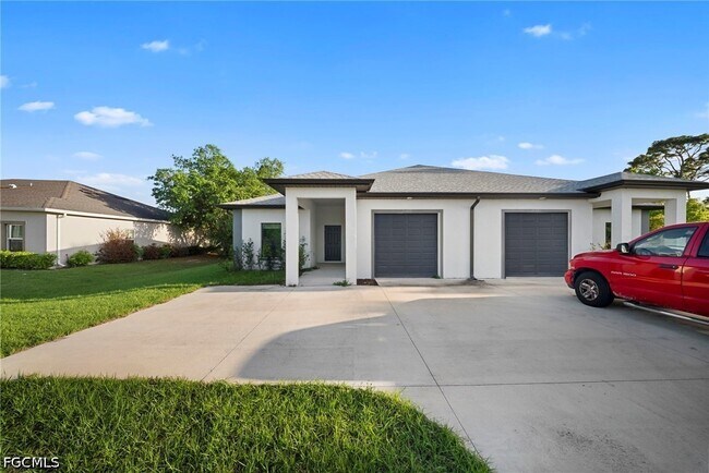 Building Photo - 26481 Sandhill Blvd