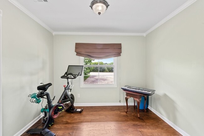 Building Photo - 1026 1/2 S Morgan Avenue