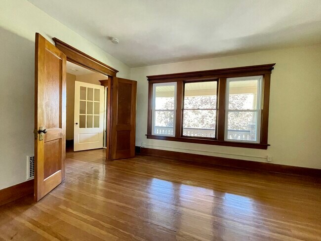 Primary Photo - 786 McKinley Pkwy