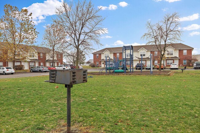 Building Photo - 1308 E Liberty Cir