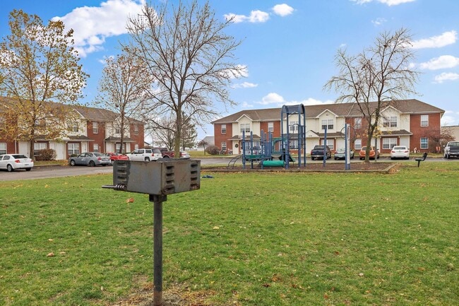 Building Photo - Rent $1725/mo********** Minutes to Honda**...