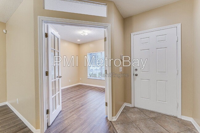 Building Photo - 15706 Fishhawk Falls Dr