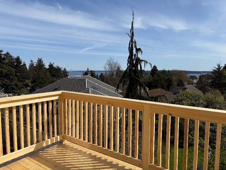 Building Photo - 1100 Madison St