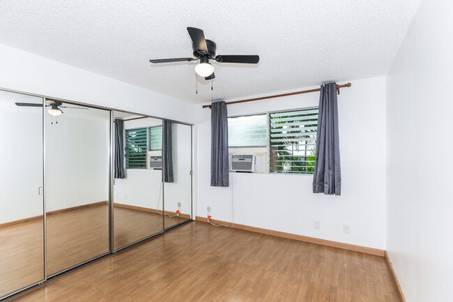 Building Photo - 350 Aoloa St