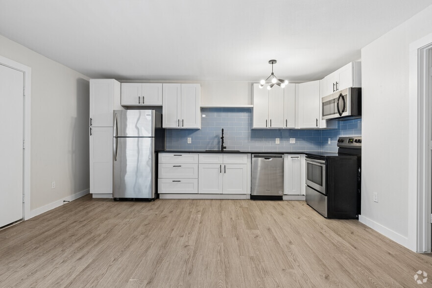 1BR, 1BA - 650SF - Dining Area - 501 Branard St