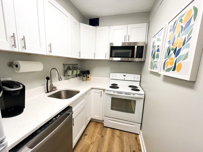 Building Photo - 1520 Senate St