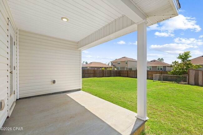 Building Photo - 5816 Viking Wy