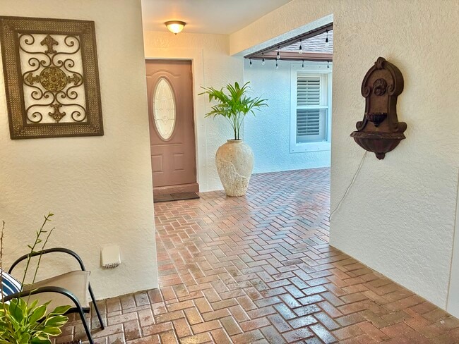 Building Photo - 26748 Morton Ave