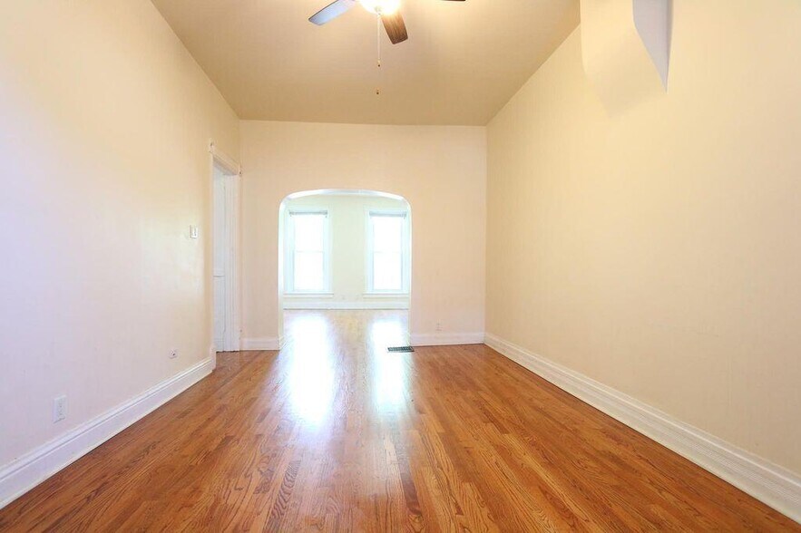 Building Photo - 2143 W Bowler St