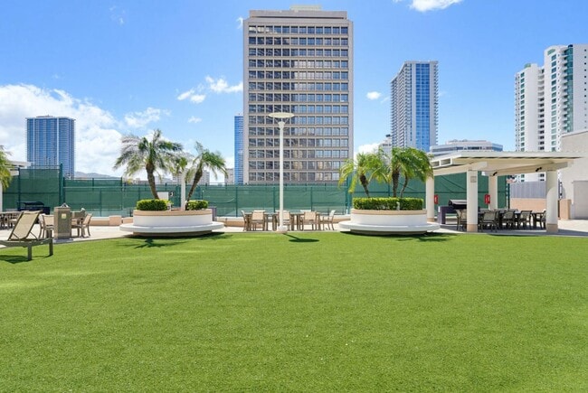 Building Photo - 1288 Kapiolani Blvd