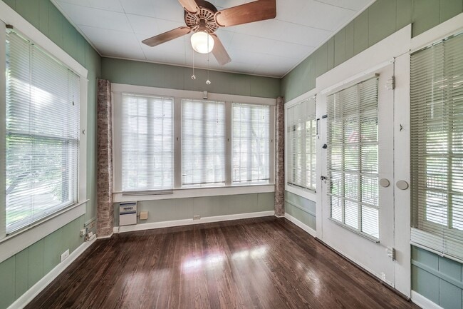 Building Photo - BEAUTIFUL HOME IN BLUEBONNET HILLS, ALAMO HEIGHTS