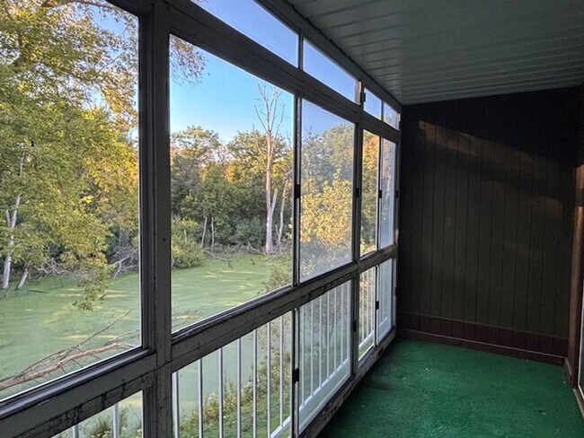 Building Photo - Great 1 BR/1 BA Condo in the Heart of Litt...