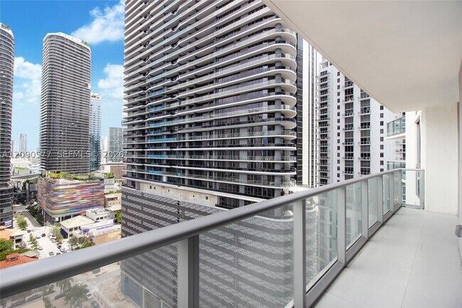 Building Photo - 1100 S Miami Ave
