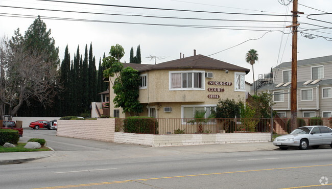 Primary Photo - 14934 Nordhoff