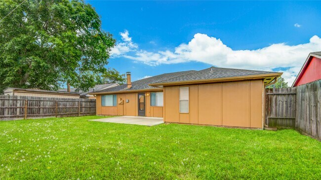 Building Photo - 1911 Ripple Creek Dr