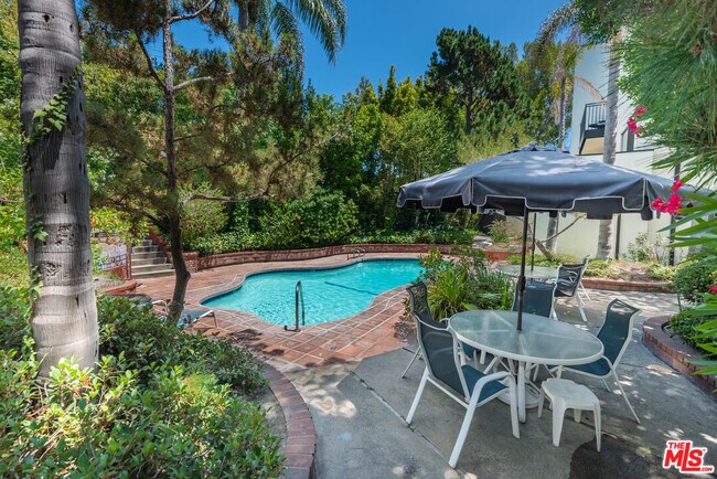 Building Photo - 1340 S Beverly Glen Blvd