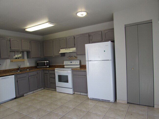 Building Photo - 3 Bed 2 Bath Orchard Mesa Home