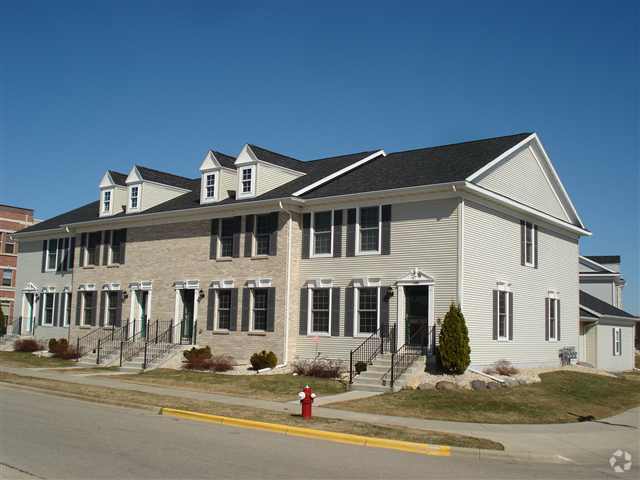 Building Photo - 2533 Leopold Way