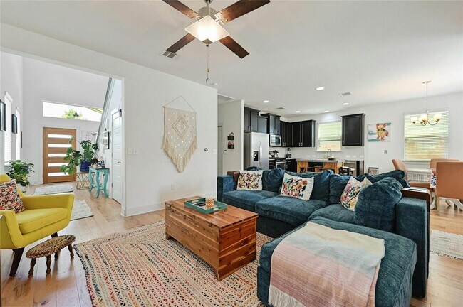Building Photo - 2200 Capulet St