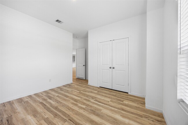 Building Photo - 2627 Olivine Stone Dr