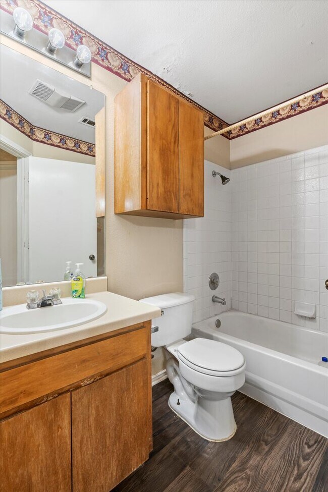 Building Photo - Large 3-Bedroom Home in West Round Rock!