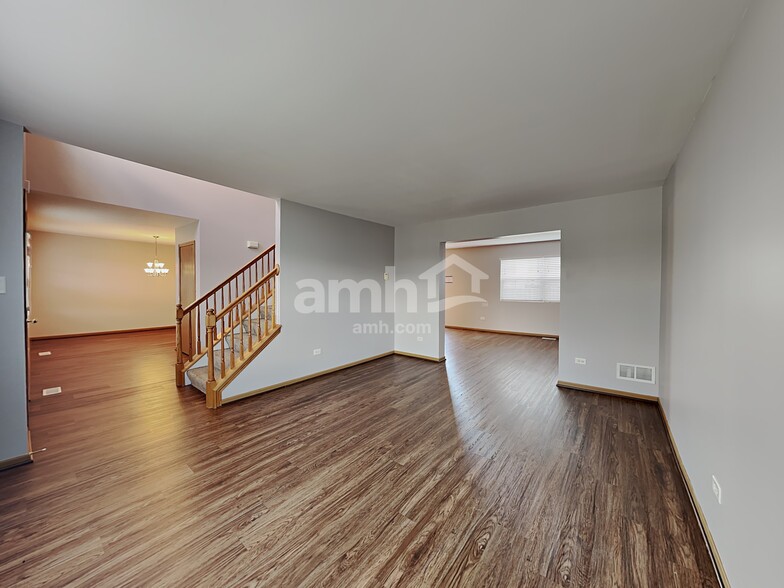 Building Photo - 1836 Sunset Ln