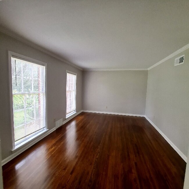 Building Photo - 2879 Bannockburn Rd