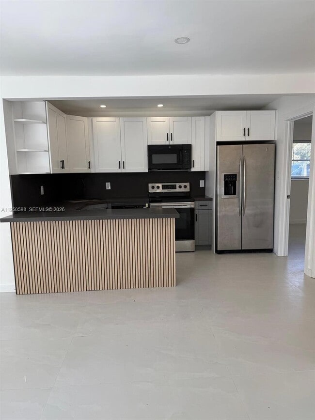 Building Photo - 1054-1058-1058 SW 2nd St