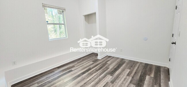 Building Photo - 2015 Detroit Ave NW