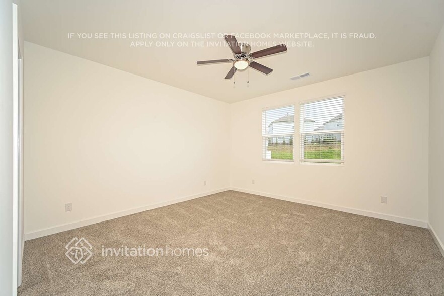 Building Photo - 271 W Millbrook Dr