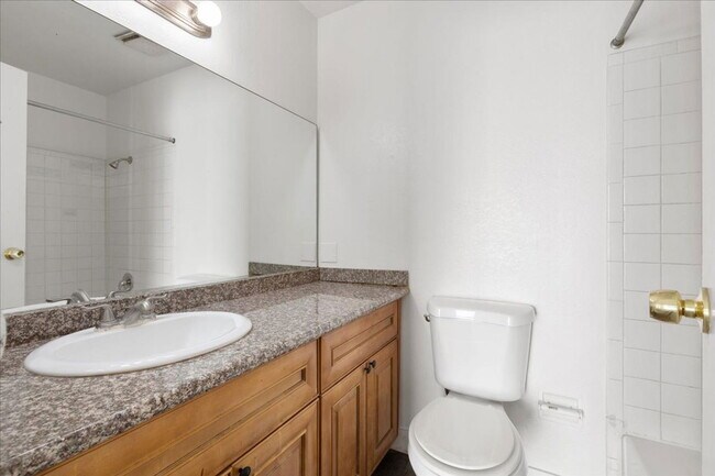 Building Photo - 3649 S Van Dyke Ave