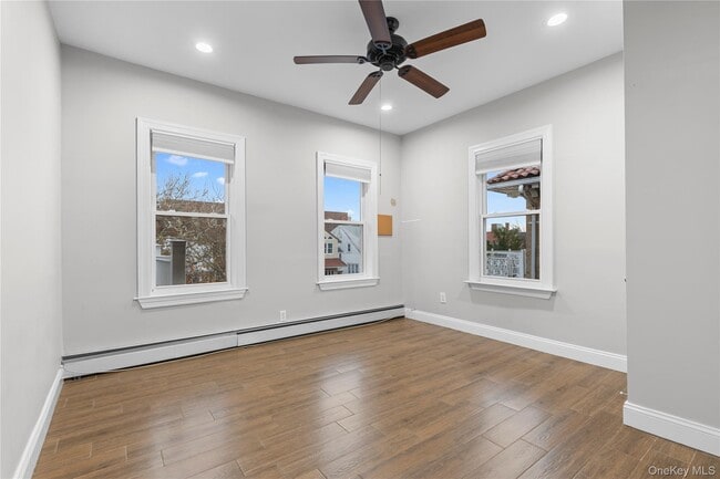 Building Photo - 148 W Walnut St