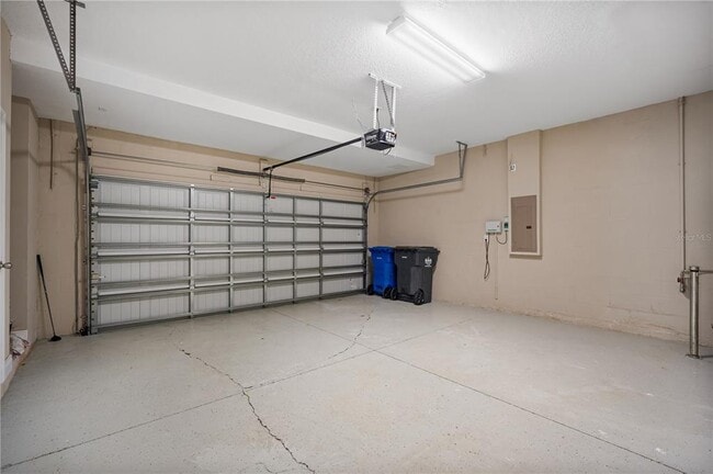 Building Photo - 15604 Starling Crossing Dr