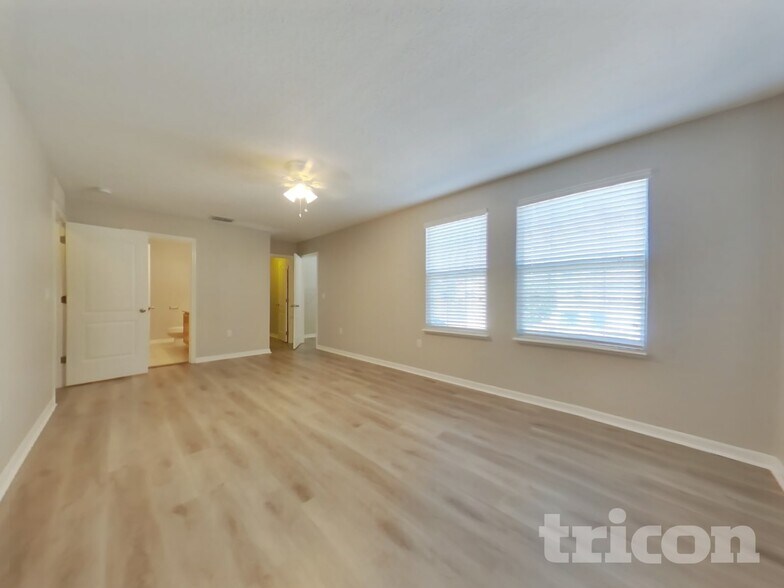 Building Photo - 3423 98th St E