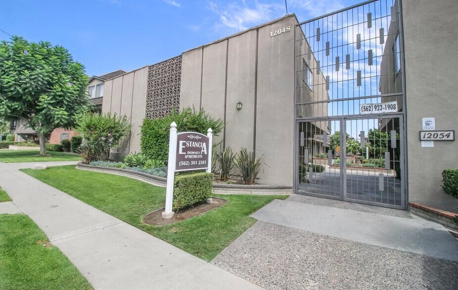 Building Photo - Estancia Downey Apartments
