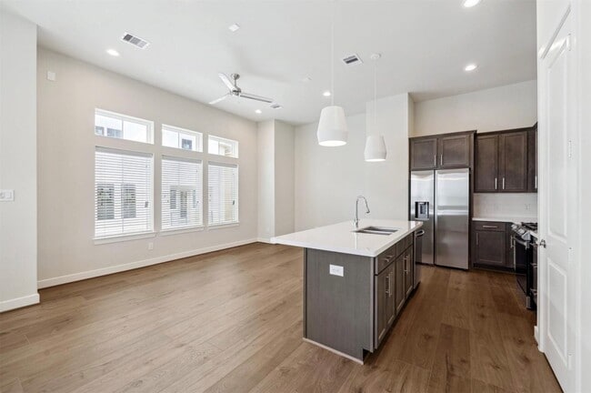Building Photo - 6304 Brighton Oaks Ln