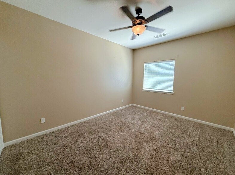 Building Photo - 4032 Wood Creek Ct