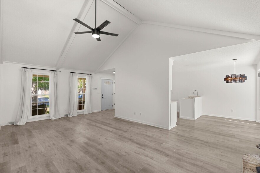 Building Photo - 12 Lighthouse Dr