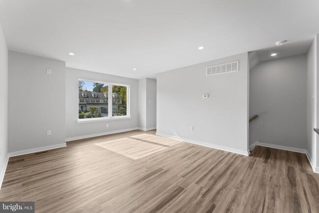 Building Photo - 153 Old Lincoln Hwy