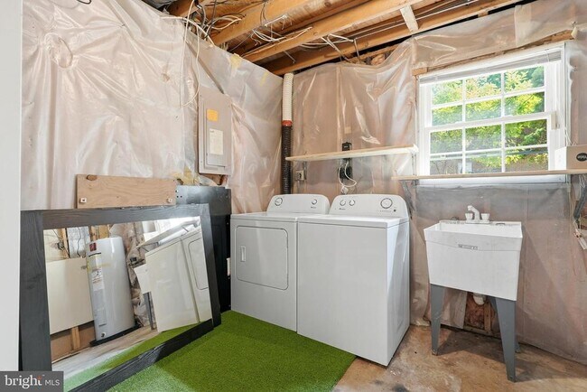Building Photo - 8031 Sleepy View Ln