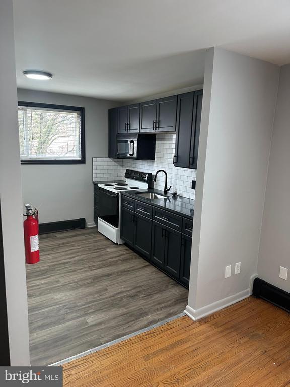 Building Photo - 517 Morgan Ave