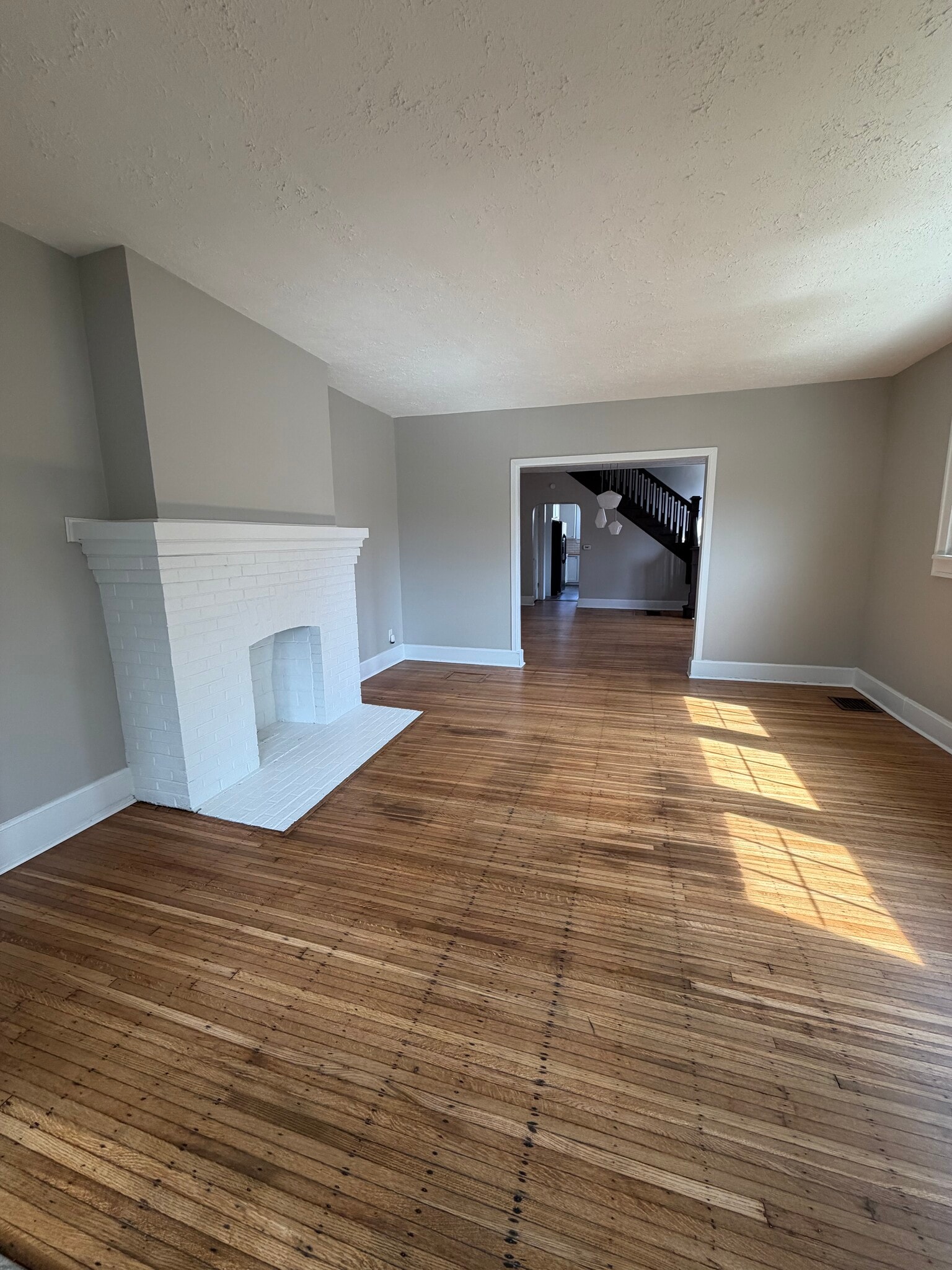 Building Photo - 3827 Central Ave