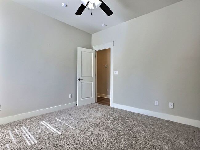 Building Photo - For Rent - Highly Desirable Summerfield, D...