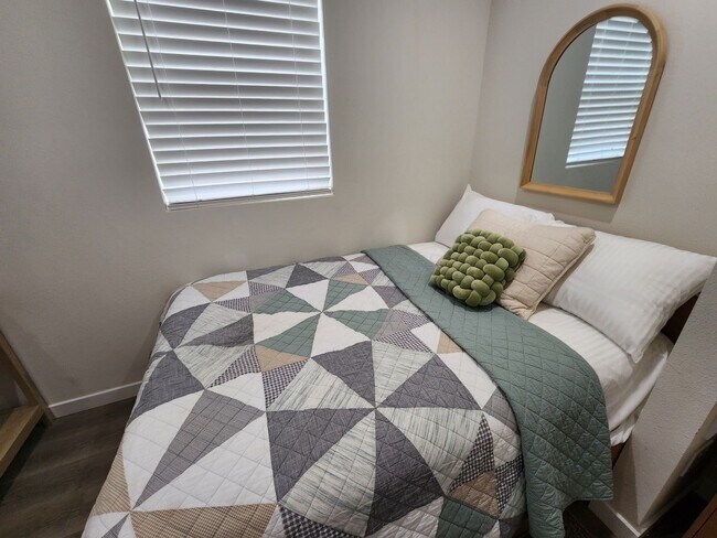 Building Photo - 228 N Soto St