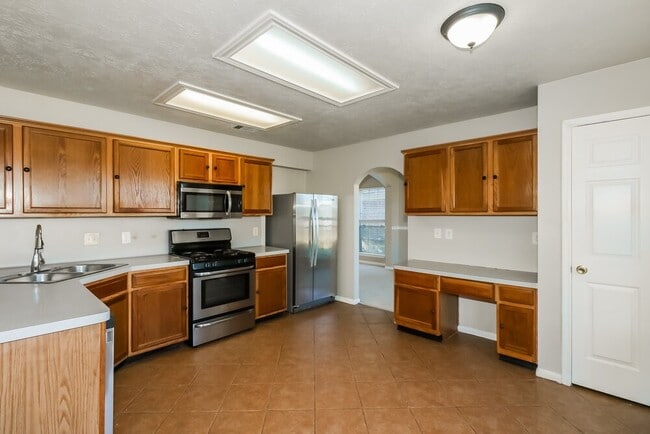 Building Photo - 17806 Oakland Mills Dr